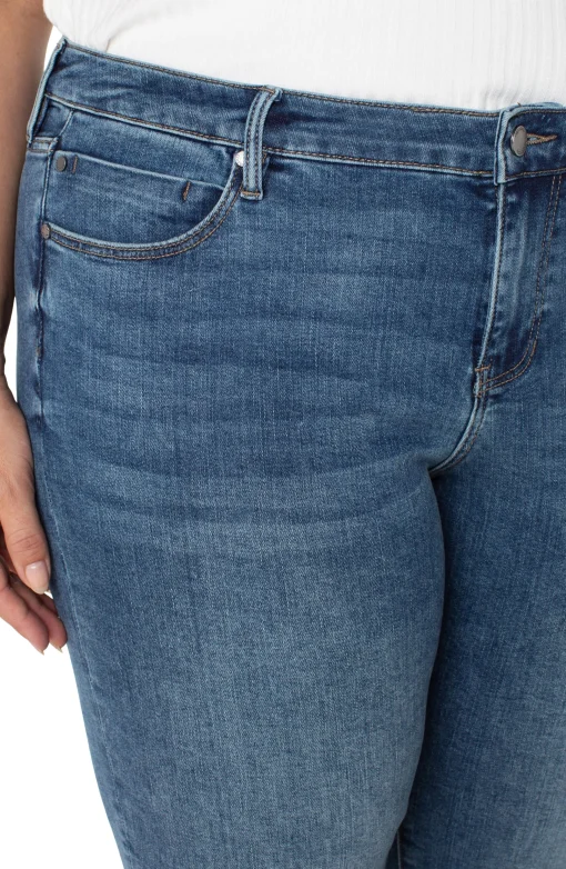 KENNEDY CROP STRAIGHT