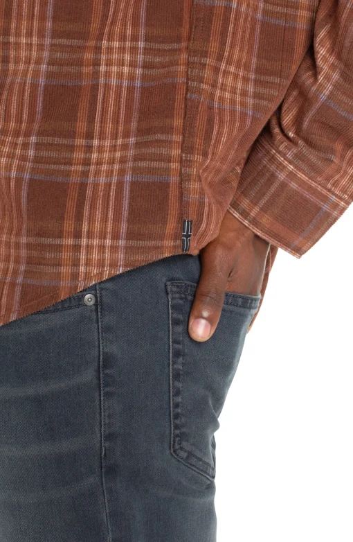 LONG SLEEVE BUTTON UP SHIRT