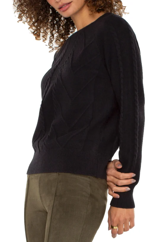 LONG SLEEVE CREW NECK RAGLAN SWEATER